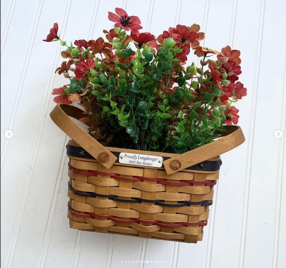 Vintage 2002 Longaberger USA Handwoven Bee Basket Swing Handles Insert Signed
